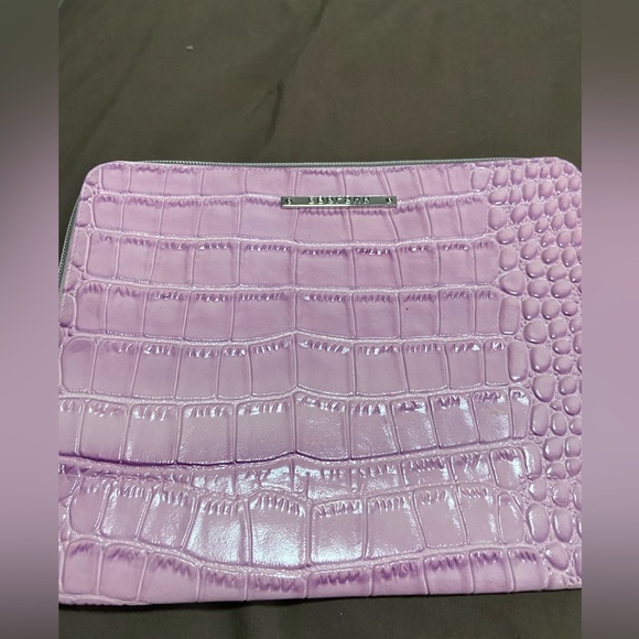 Pink leather tablet case. - Picture 2 of 3